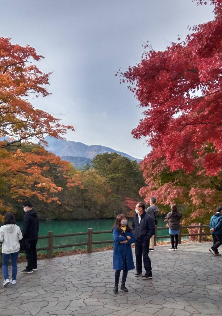 五色沼の紅葉