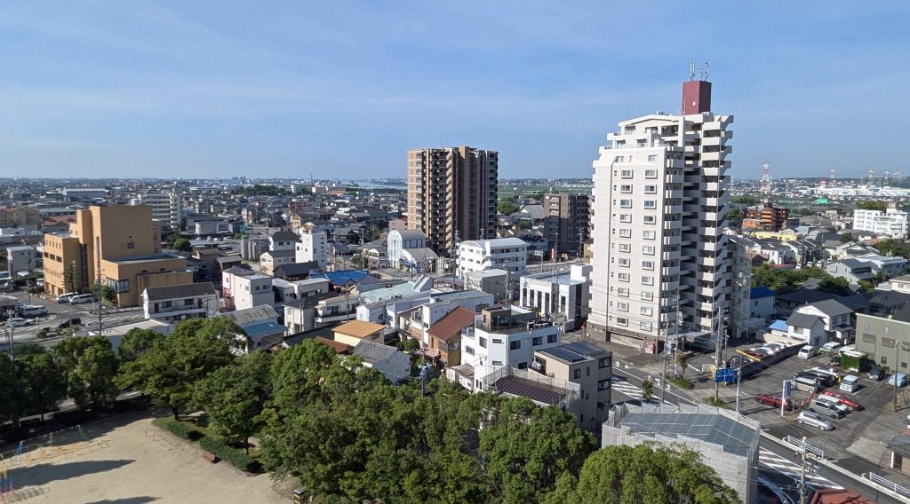 新店舗裏の公園