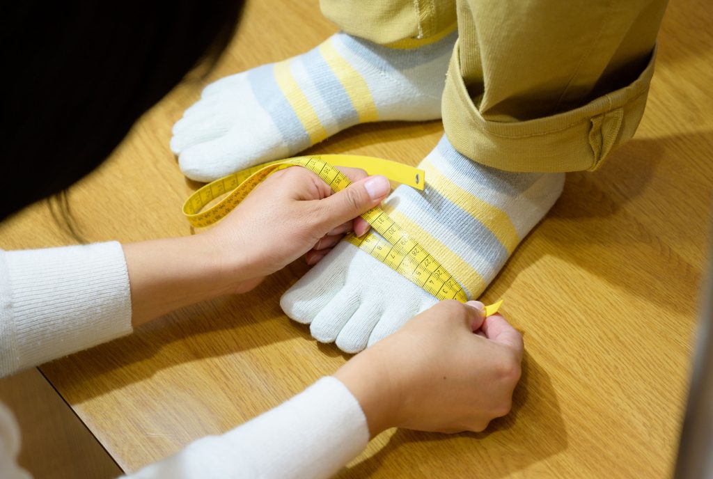 先ずはおみ足を計りましょう