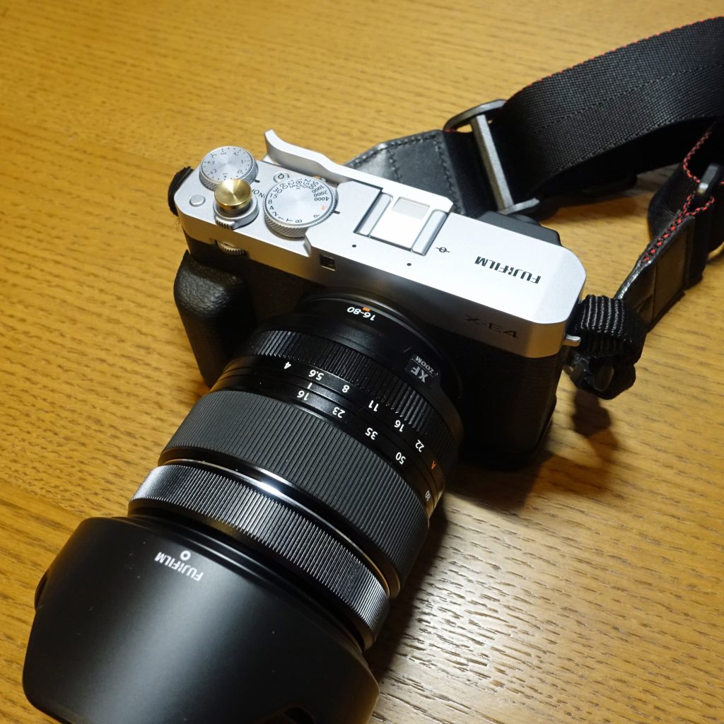 富士フイルムのX-E4